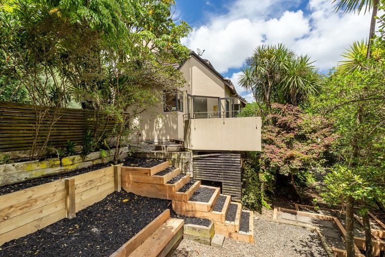 Photo of property in 18 Bushglen Court, Browns Bay, Auckland, 0630