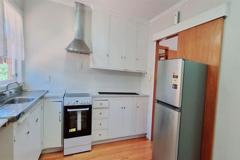 Photo of property in 1a Sutton Crescent, Papatoetoe, Auckland, 2025