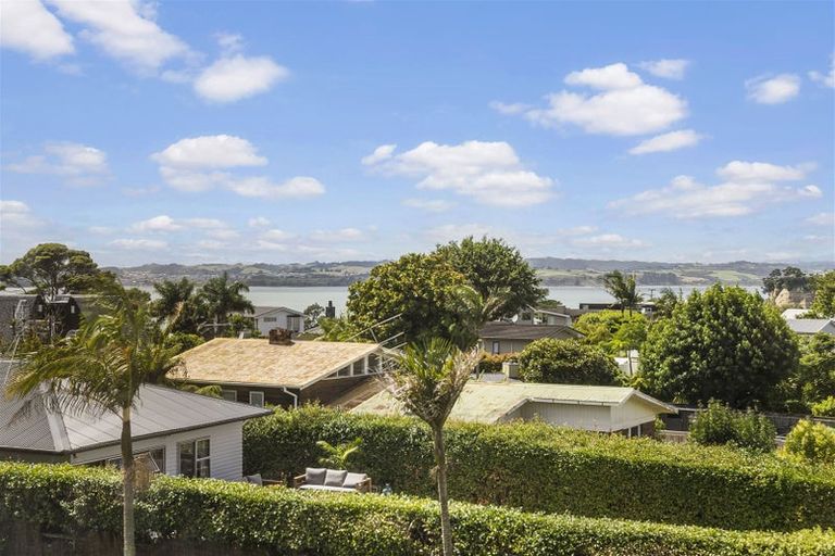 Photo of property in 76 Marine Parade, Mellons Bay, Auckland, 2014
