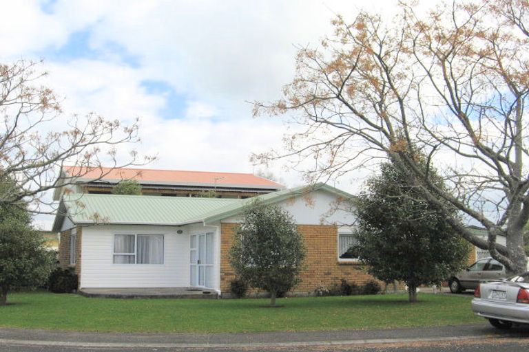 Photo of property in 10 Whitby Avenue, Whitianga, 3510