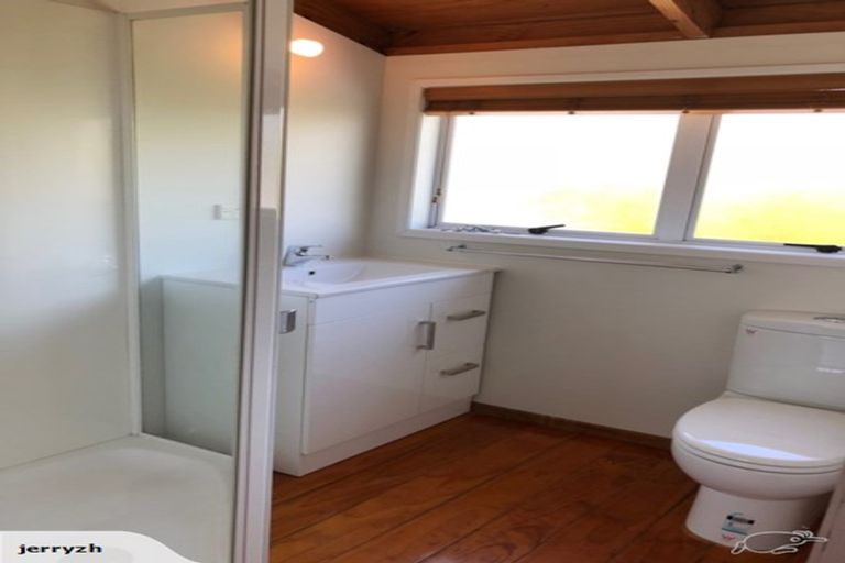 Photo of property in 83 Red Beach Road, Red Beach, 0932