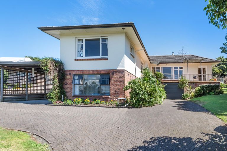 Photo of property in 14 Bilkey Avenue, Pukekohe, 2120