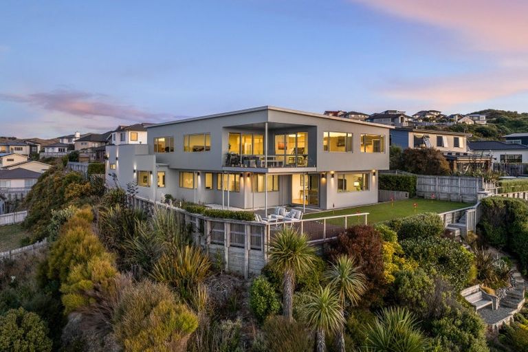 Photo of property in 22 Milford Street, Aotea, Porirua, 5024