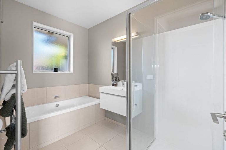 Photo of property in 16 Graycliffe Street, Halswell, Christchurch, 8025