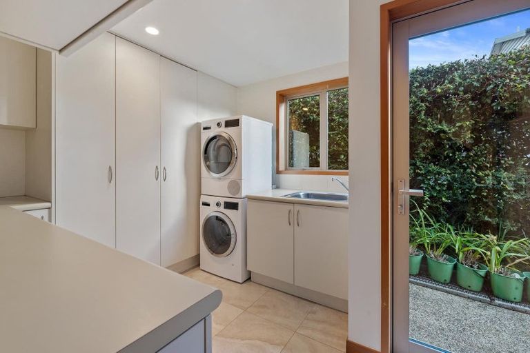 Photo of property in 2/114 Aberdeen Road, Campbells Bay, Auckland, 0620