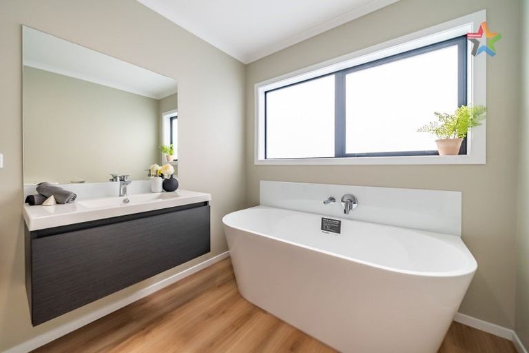 Photo of property in 8 Rotoiti Place, Paraparaumu, 5032