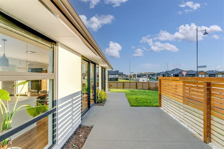 Photo of property in 34 Bill Harvey Drive, Halswell, Christchurch, 8025