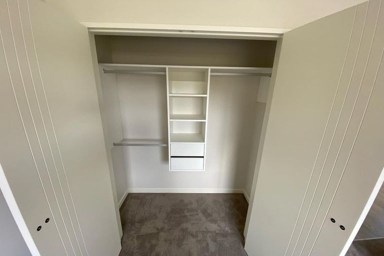 Photo of property in 18 Gilbransen Road, Kumeu, 0810