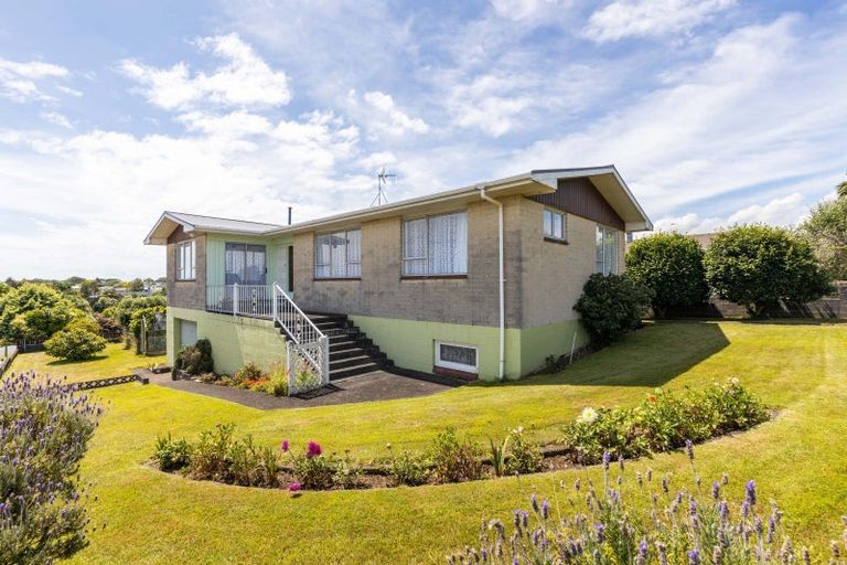 Photo of property in 2 Erica Place, Bell Block, New Plymouth, 4312