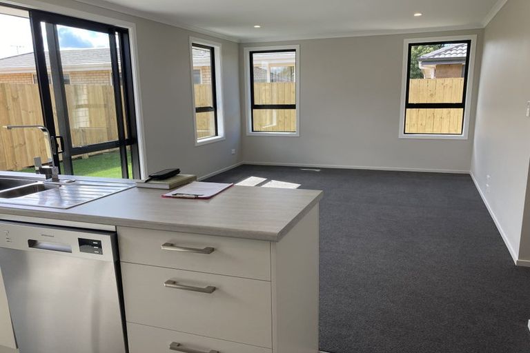 Photo of property in 2/49 Holland Road, Fairfield, Hamilton, 3214