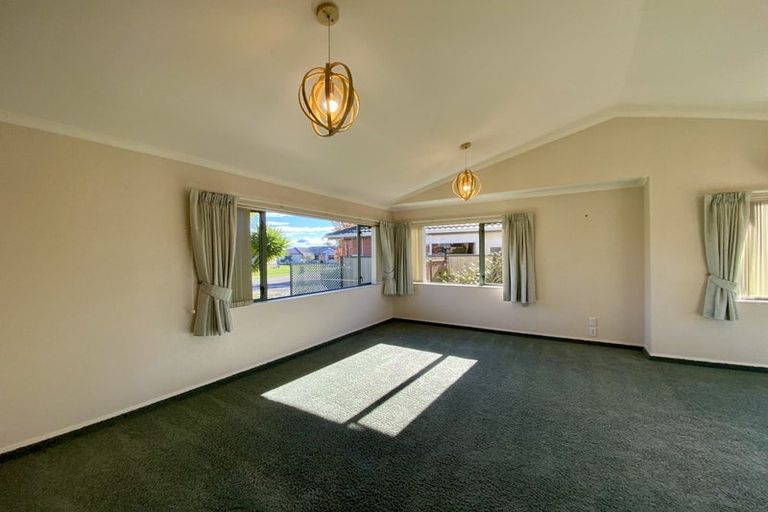 Photo of property in 9 Flemington Place, Taradale, Napier, 4112