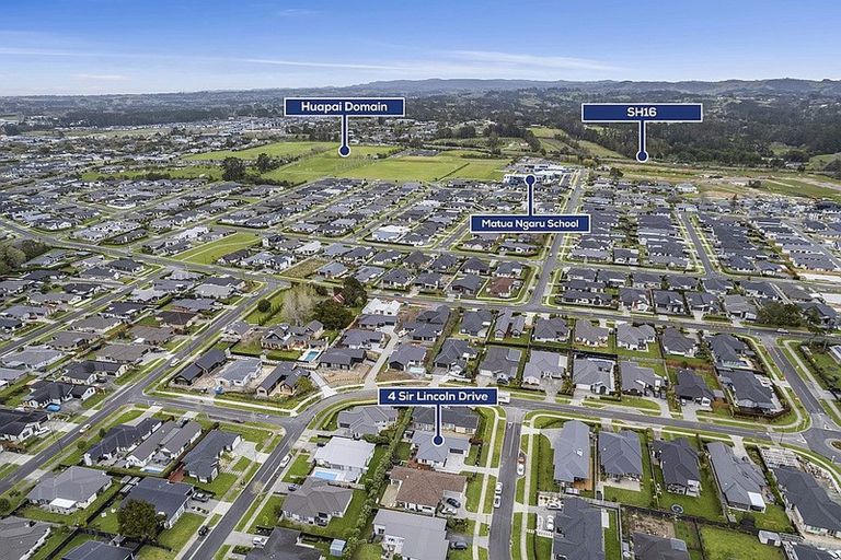 Photo of property in 4 Sir Lincoln Drive, Kumeu, 0810