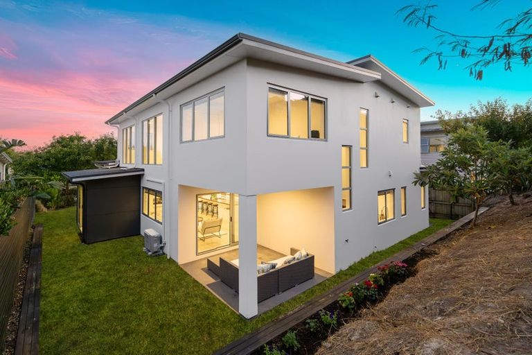 Photo of property in 8 Tuatini Place, Long Bay, Auckland, 0630