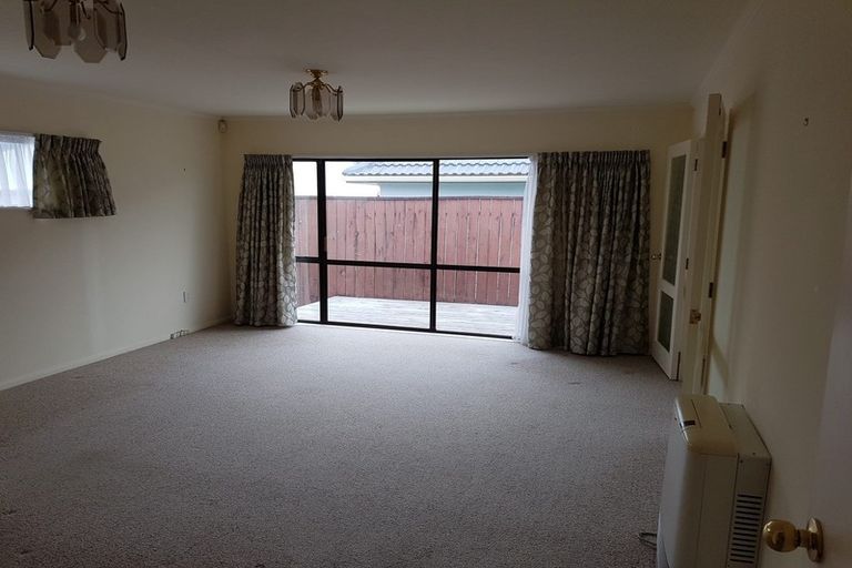 Photo of property in 15a Collingwood Street, Waterloo, Lower Hutt, 5011