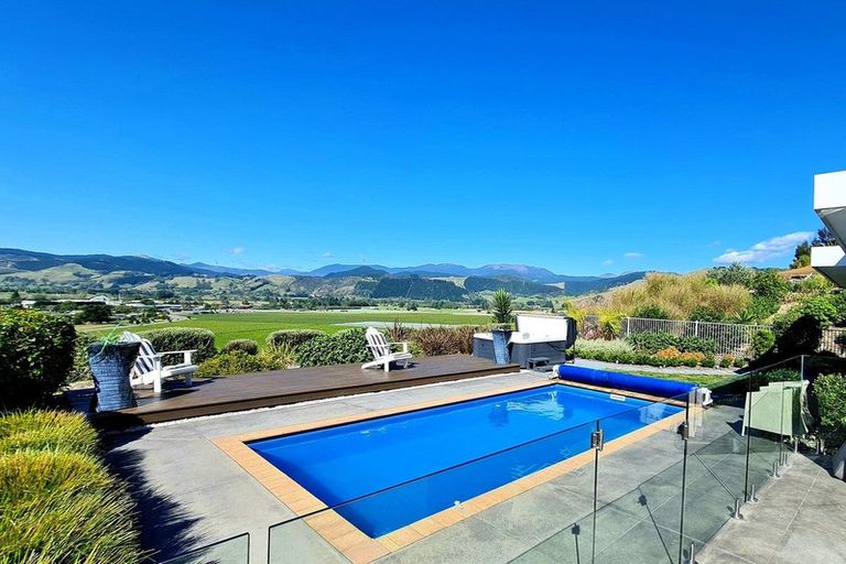 Photo of property in 23 Katania Heights, Brightwater, 7022