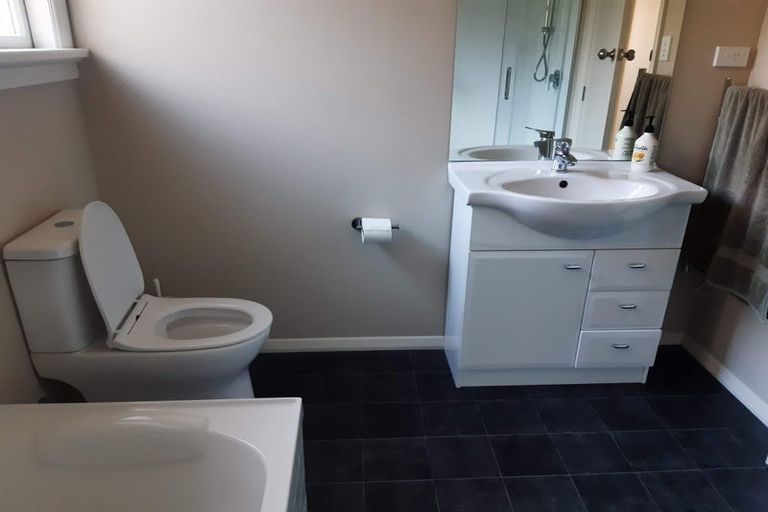 Photo of property in 8 Honeystone Street, Helensburgh, Dunedin, 9010