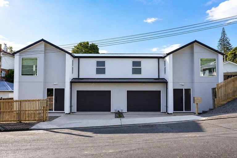 Photo of property in 1/5 Tawa Terrace, Tawa, Wellington, 5028