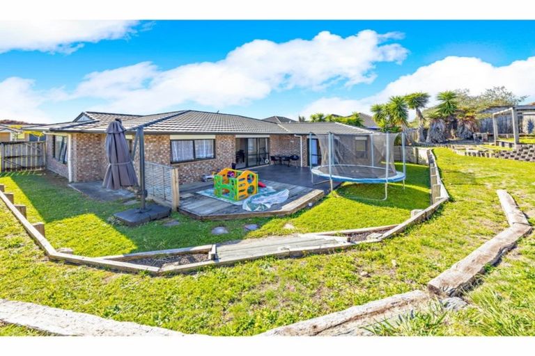 Photo of property in 15 Killeen Place, Flat Bush, Auckland, 2019