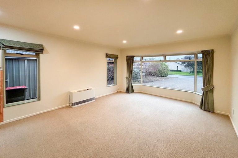 Photo of property in 15 Roderick Place, Rototuna, Hamilton, 3210