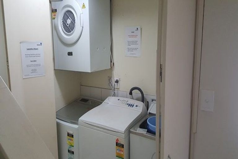 Photo of property in 8b Schnapper Rock Road, Schnapper Rock, Auckland, 0632