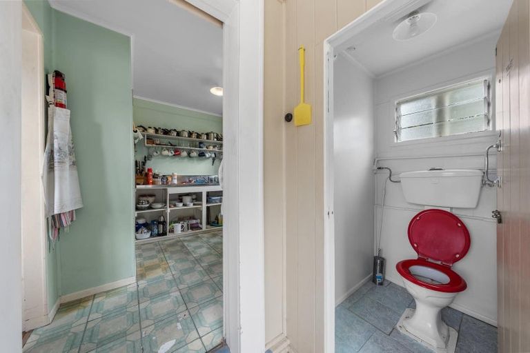Photo of property in 41 Hutchinson Avenue, New Lynn, Auckland, 0600