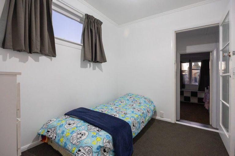 Photo of property in 17 Winchester Street, Awapuni, Palmerston North, 4412