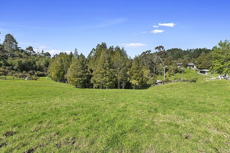 Photo of property in 180 Kahikatea Flat Road, Dairy Flat, Albany, 0794