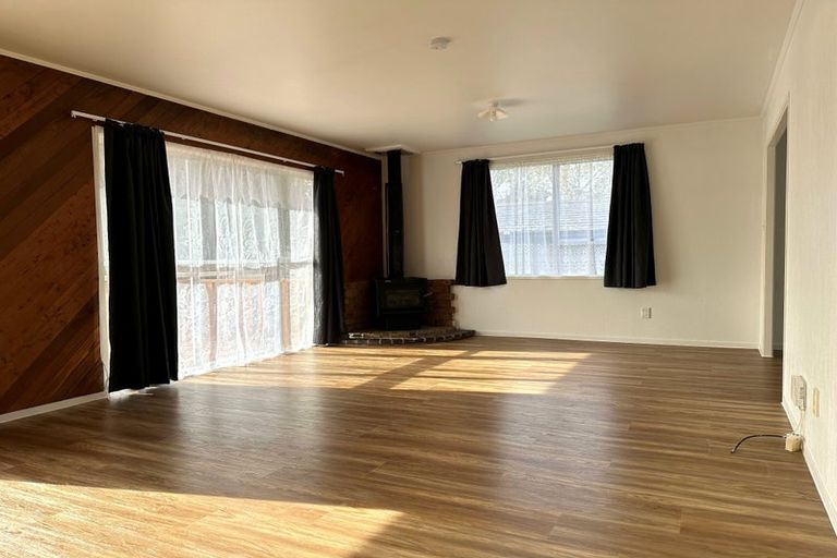 Photo of property in 10 Camphora Place, Ranui, Auckland, 0612