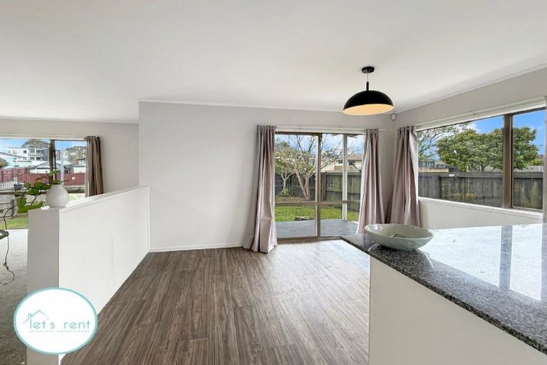 Photo of property in 15 Rangataua Place, Manurewa, Auckland, 2102