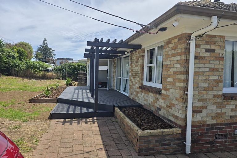 Photo of property in 1 Tawa Crescent, Manurewa, Auckland, 2102