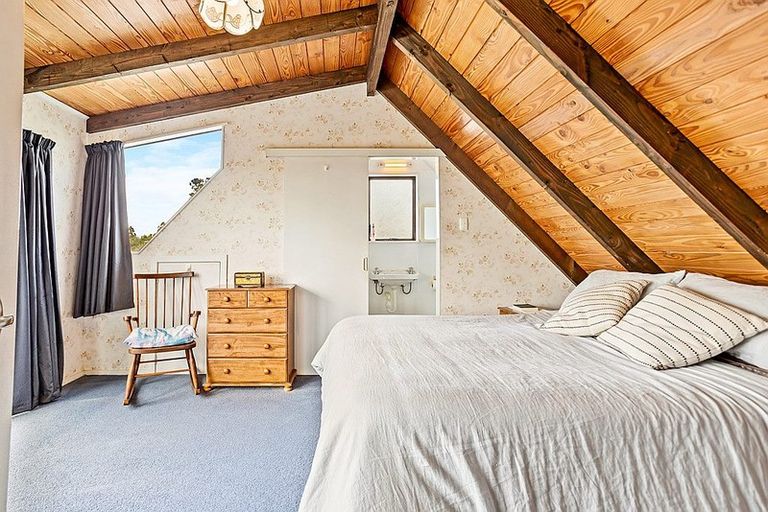 Photo of property in 2/10b Eastglen Road, Glen Eden, Auckland, 0602