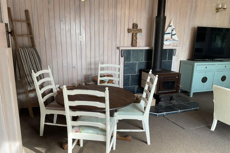 Photo of property in 9 Hibiscus Avenue, Snells Beach, 0920