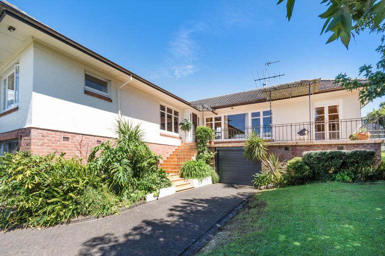 Photo of property in 14 Bilkey Avenue, Pukekohe, 2120