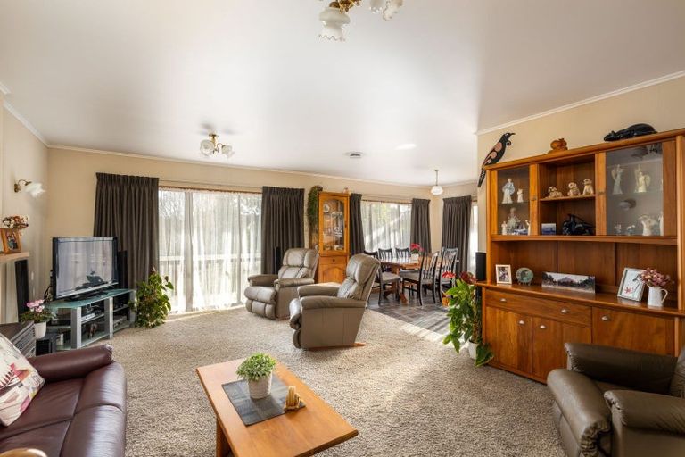 Photo of property in 10 Ruskin Place, Westown, New Plymouth, 4310