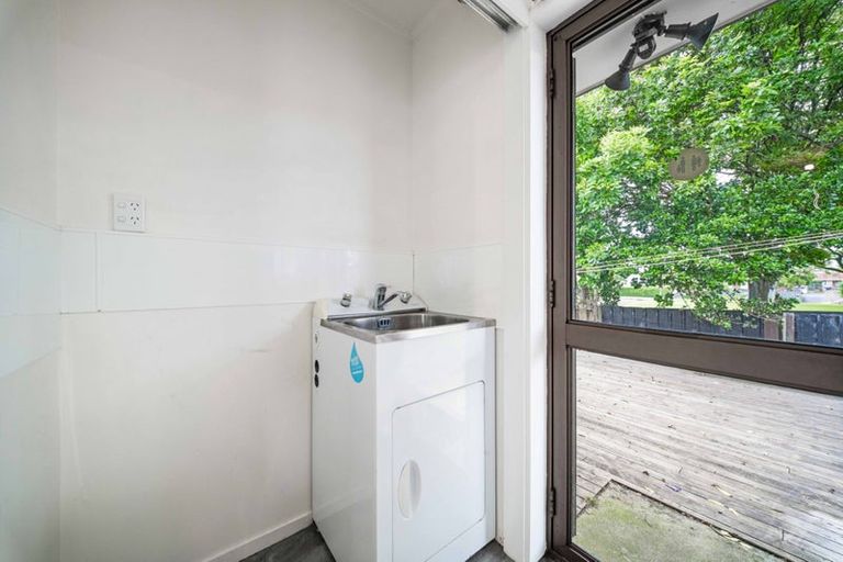 Photo of property in 2/515 Weymouth Road, Weymouth, Auckland, 2103