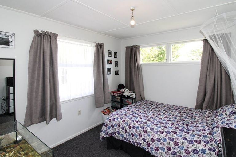 Photo of property in 22 Hardie Grove, Featherston, 5710