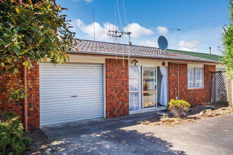 Photo of property in 2/293 Ruahine Street, Terrace End, Palmerston North, 4410