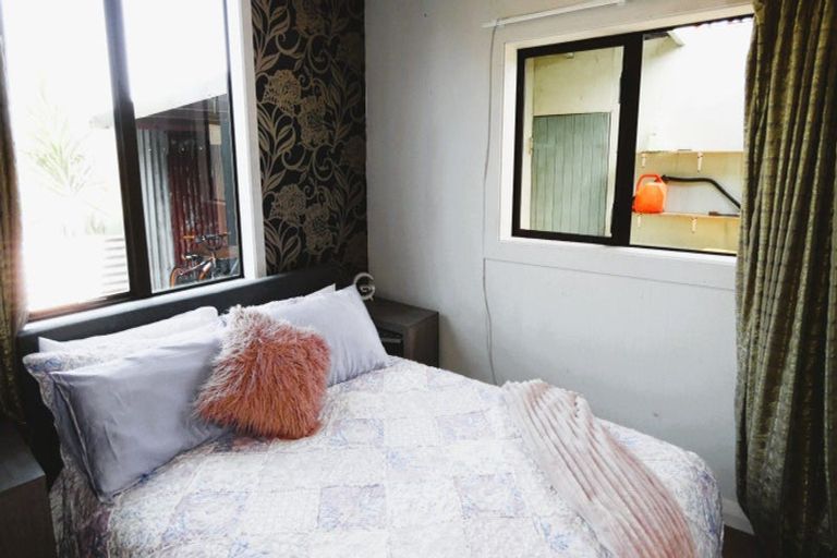 Photo of property in 24 Coates Street, Westport, 7825