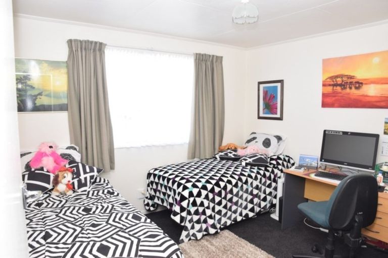 Photo of property in 20 Cargill Street, Waikiwi, Invercargill, 9810
