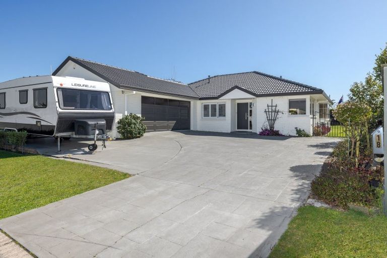 Photo of property in 18 Lotus Avenue, Mount Maunganui, 3116