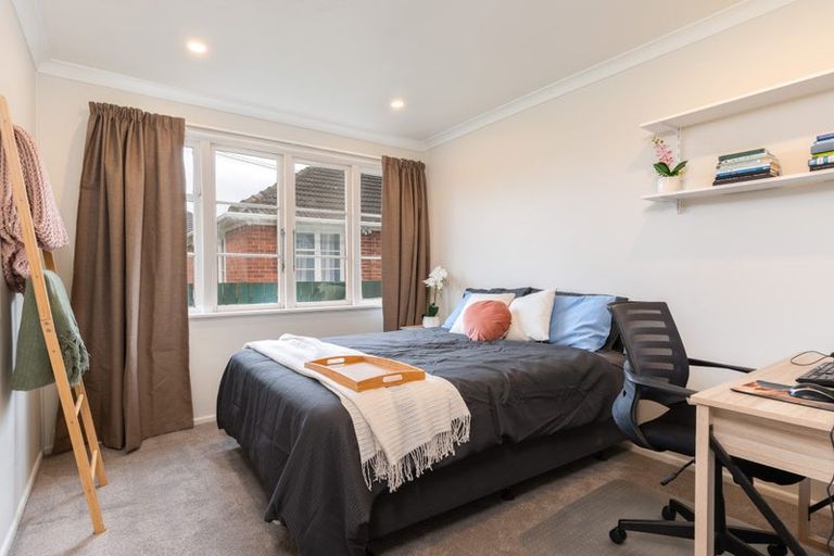 Photo of property in 27 Hewer Crescent, Naenae, Lower Hutt, 5011