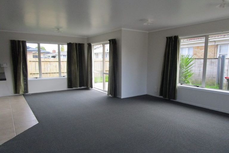 Photo of property in 4a Cross Street, Papakura, 2110