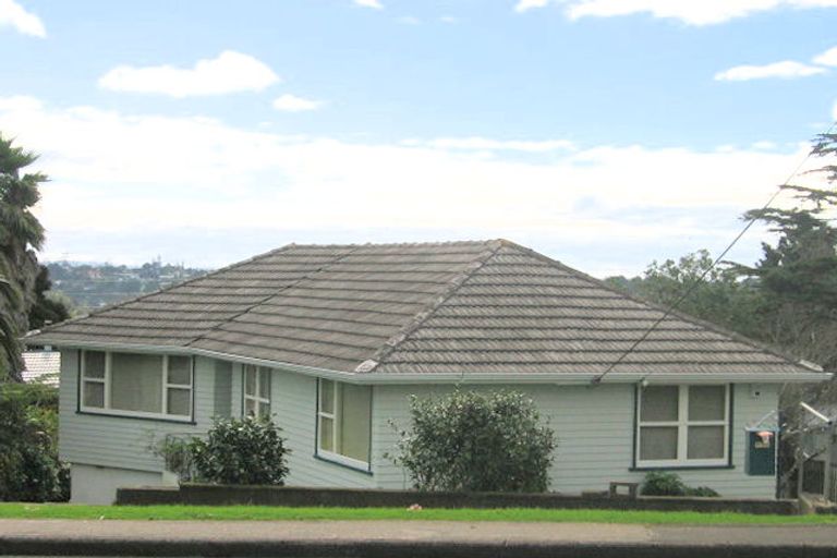 Photo of property in 115 Waimumu Road, Massey, Auckland, 0614