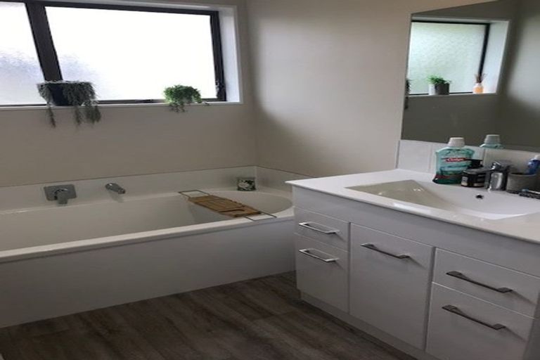 Photo of property in 1/21 Jillteresa Crescent, Half Moon Bay, Auckland, 2012