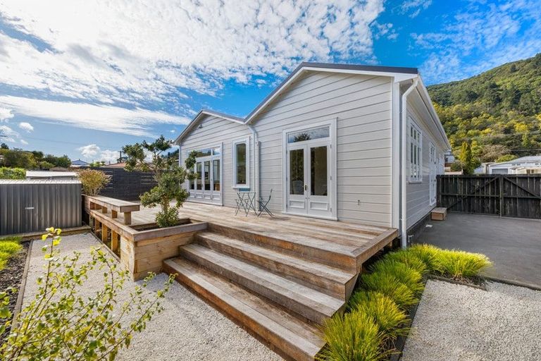 Photo of property in 95b Waikawa Road, Picton, 7220