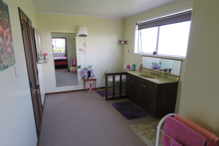 Photo of property in 17 Ngahue Crescent, Carters Beach, Westport, 7825