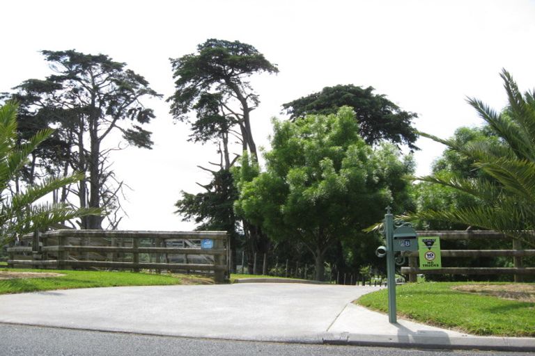 Photo of property in 28 Broadwood Rise, Kumeu, 0892