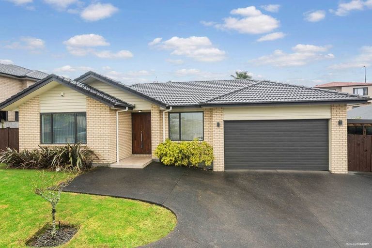 Photo of property in 17 Ohau Court, Fairview Heights, Auckland, 0632