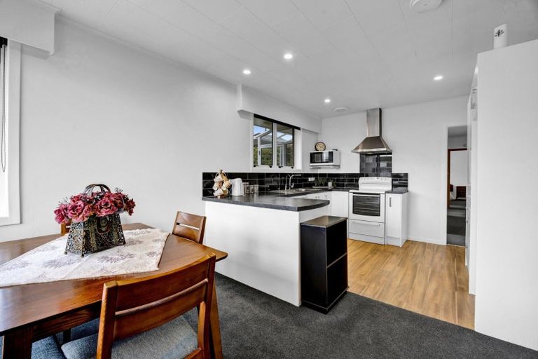 Photo of property in 9 Waimea Street, Westown, New Plymouth, 4310