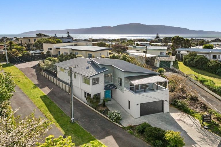 Photo of property in 24a Nathan Avenue, Paraparaumu Beach, Paraparaumu, 5032